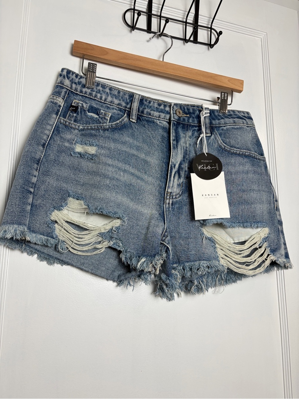 KanCan High Rise Distressed denim Shorts Large - Picture 16 of 16